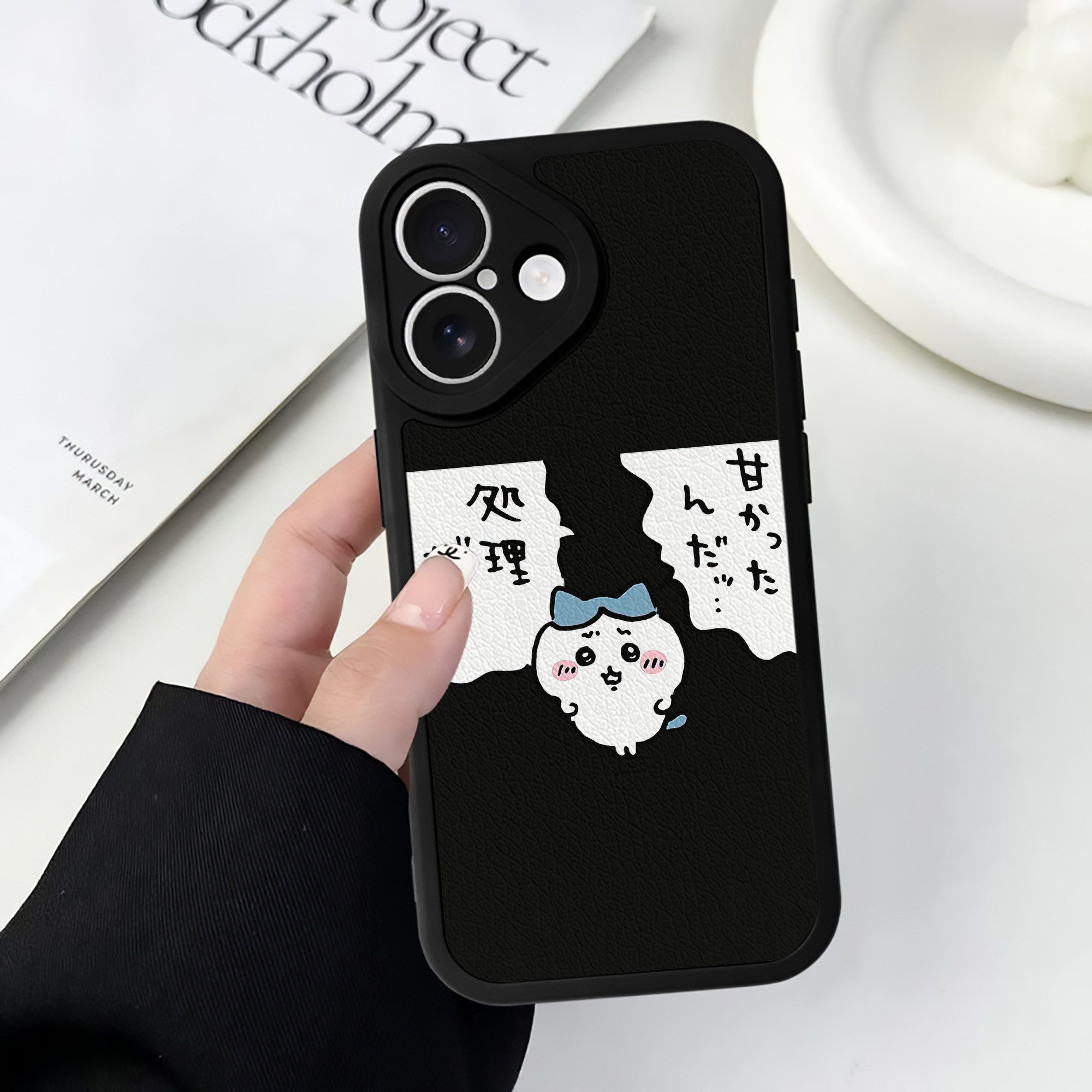 （画像用） ちいかわ ハチワレ Chii-kawa hachiware 【iPhone 16シリーズ対応】シリコンスマホケース（レザー調） 材質：シリコン